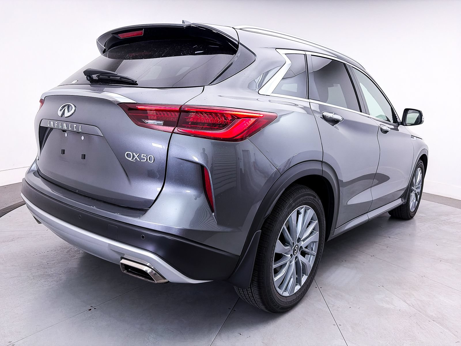 Used 2025 INFINITI QX50 Luxe AWD/4WD image 16
