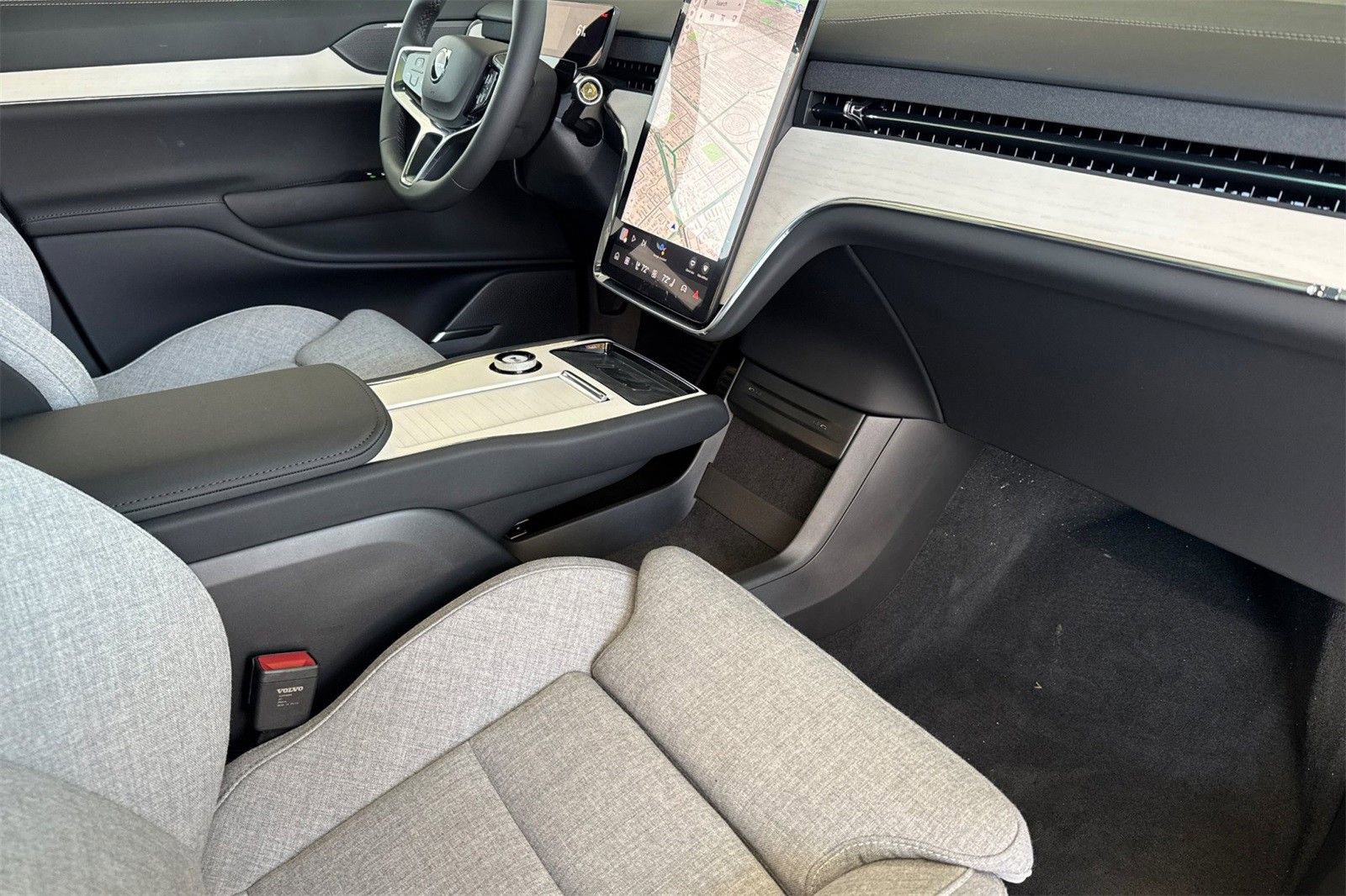 New 2025 Volvo EX90 Ultra image 15