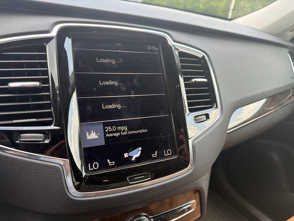 Used 2016 Volvo XC90 T6 Momentum w/ Momentum Plus Package AWD/4WD image 9