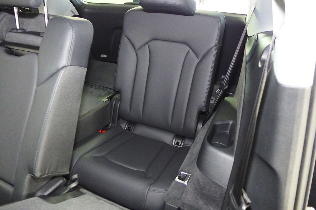 Used 2023 Audi Q7 2.0T Premium Plus w/ Premium Plus Package AWD/4WD image 22