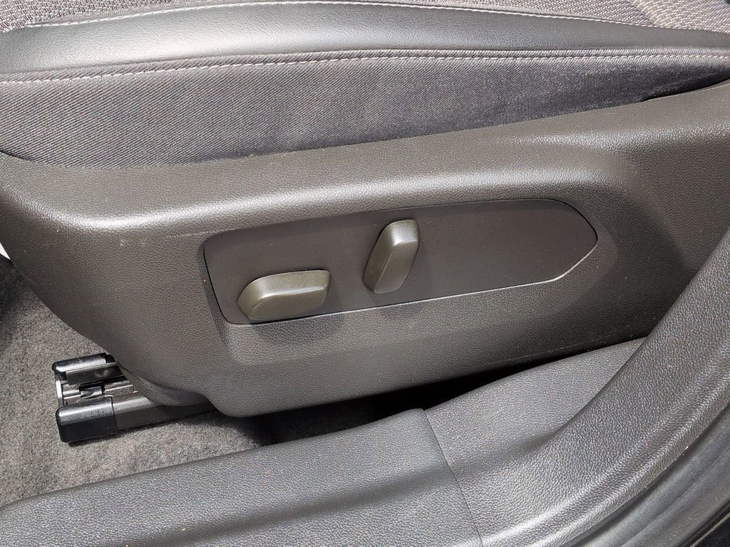Used 2023 Buick Envision Preferred FWD image 16