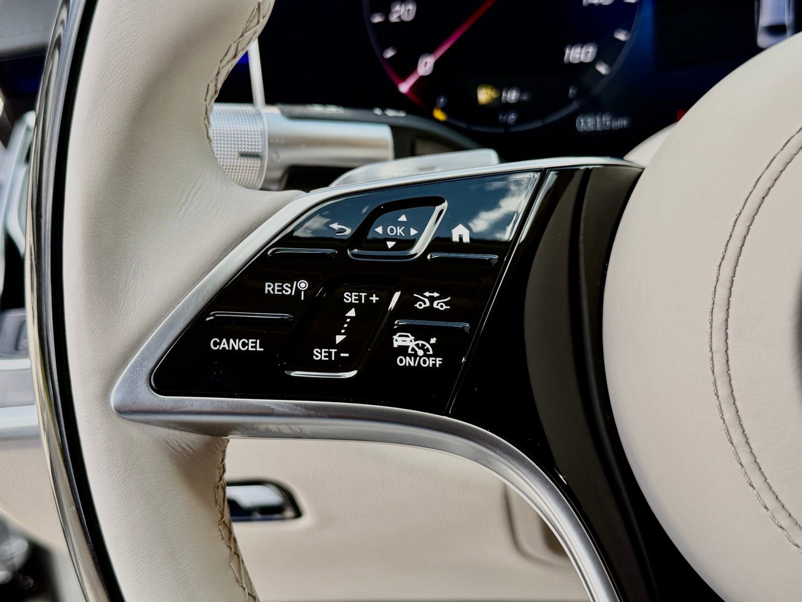 Used 2023 Mercedes-Benz S 500 4MATIC image 32