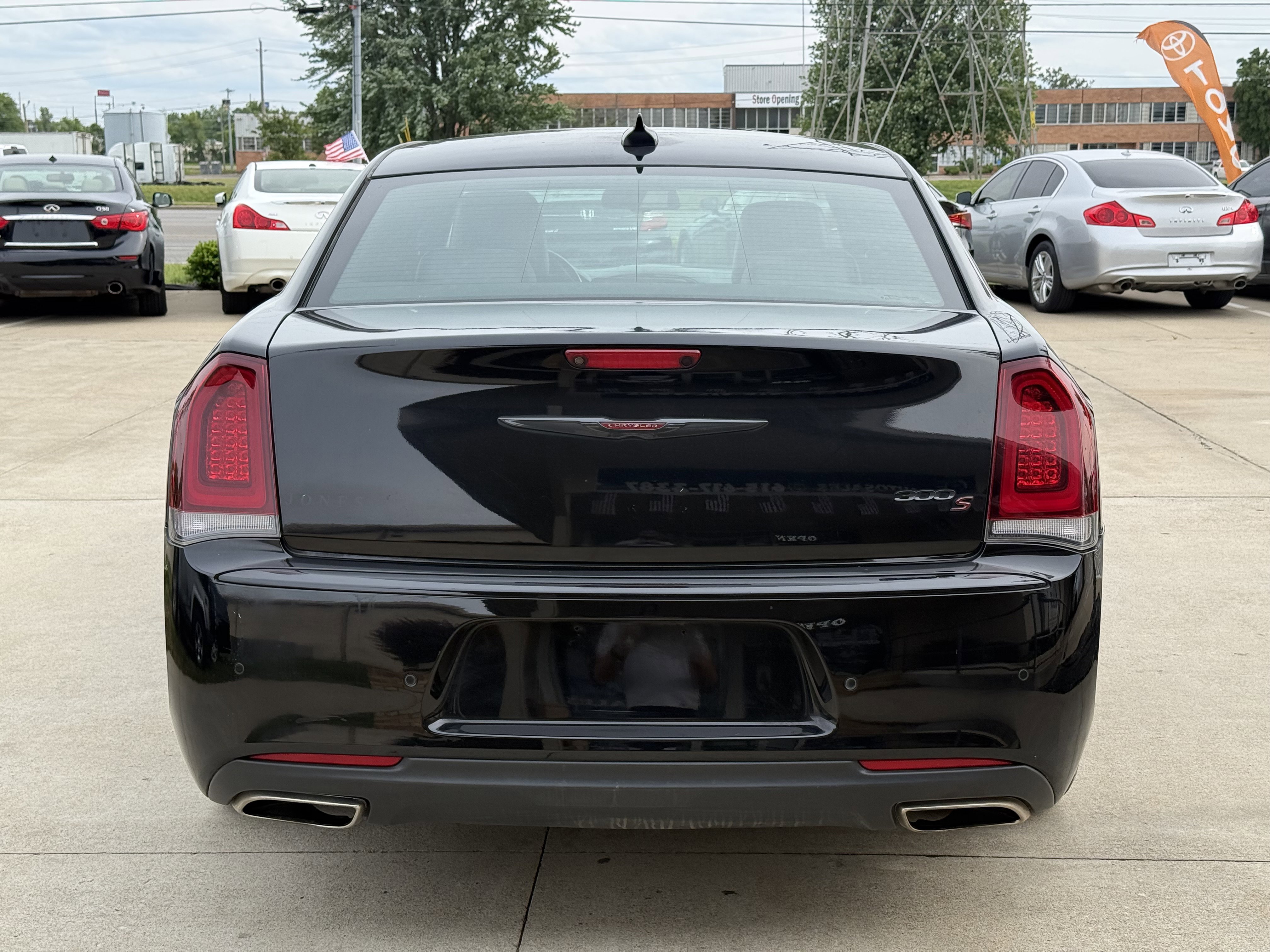 Used 2021 Chrysler 300 S RWD image 6