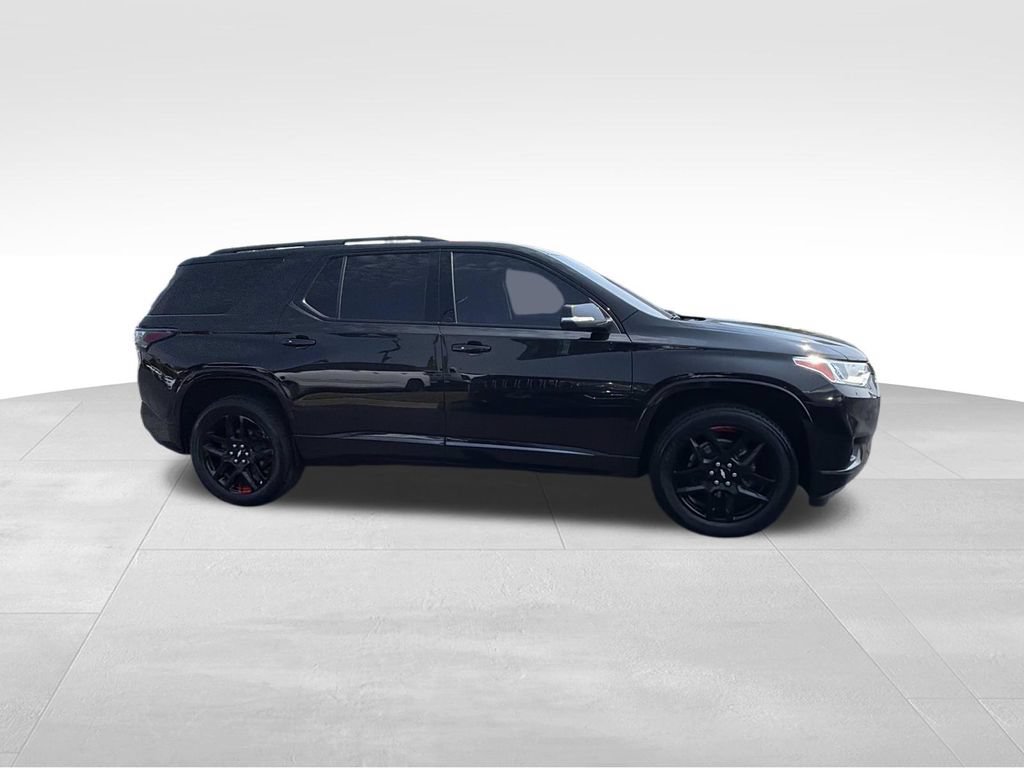 Used 2021 Chevrolet Traverse Premier w/ Redline Edition FWD image 2
