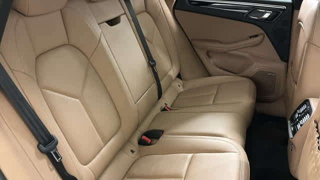 Used 2022 Porsche Macan AWD/4WD image 33