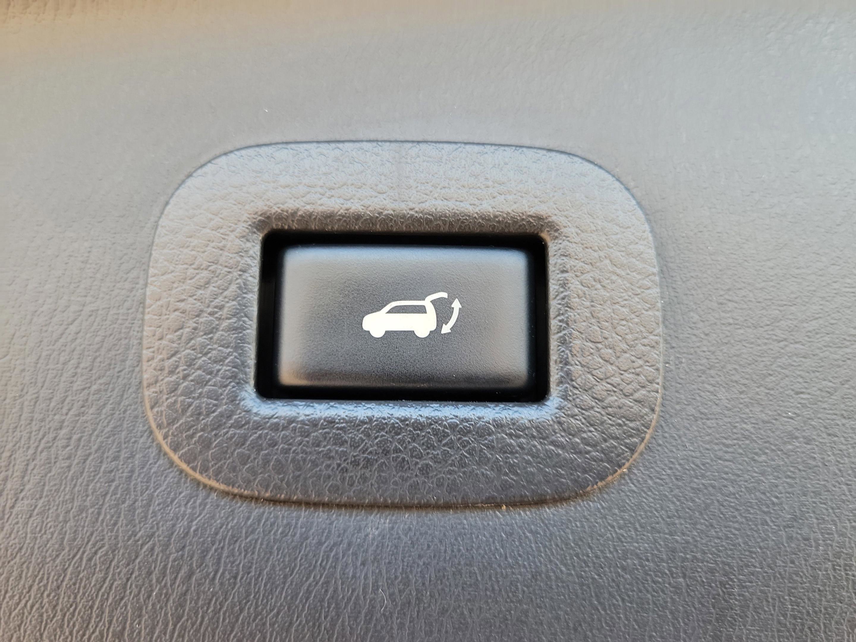 Certified 2020 Nissan Armada SL w/ Premium Package image 12