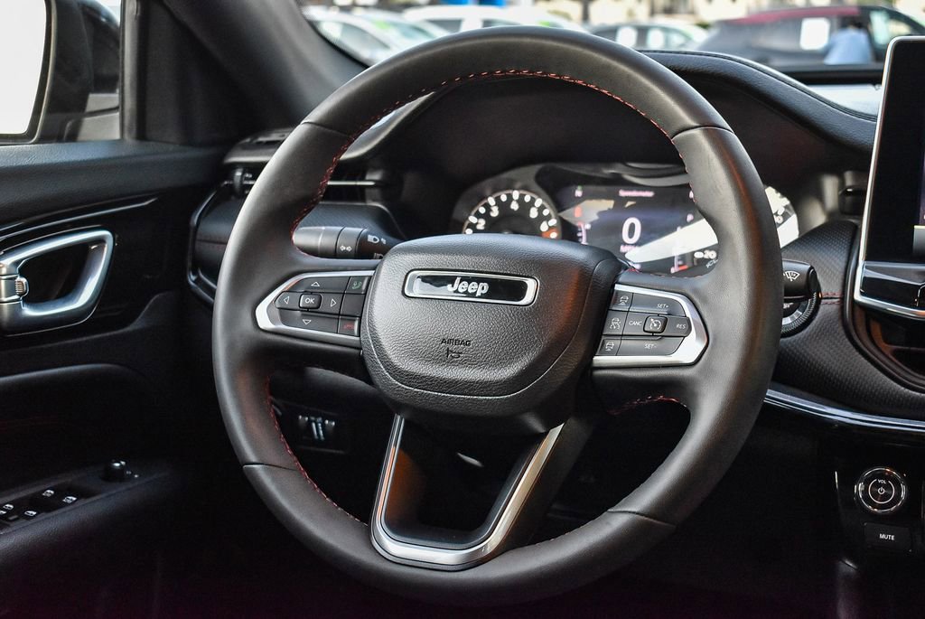 Used 2023 Jeep Compass Trailhawk image 15