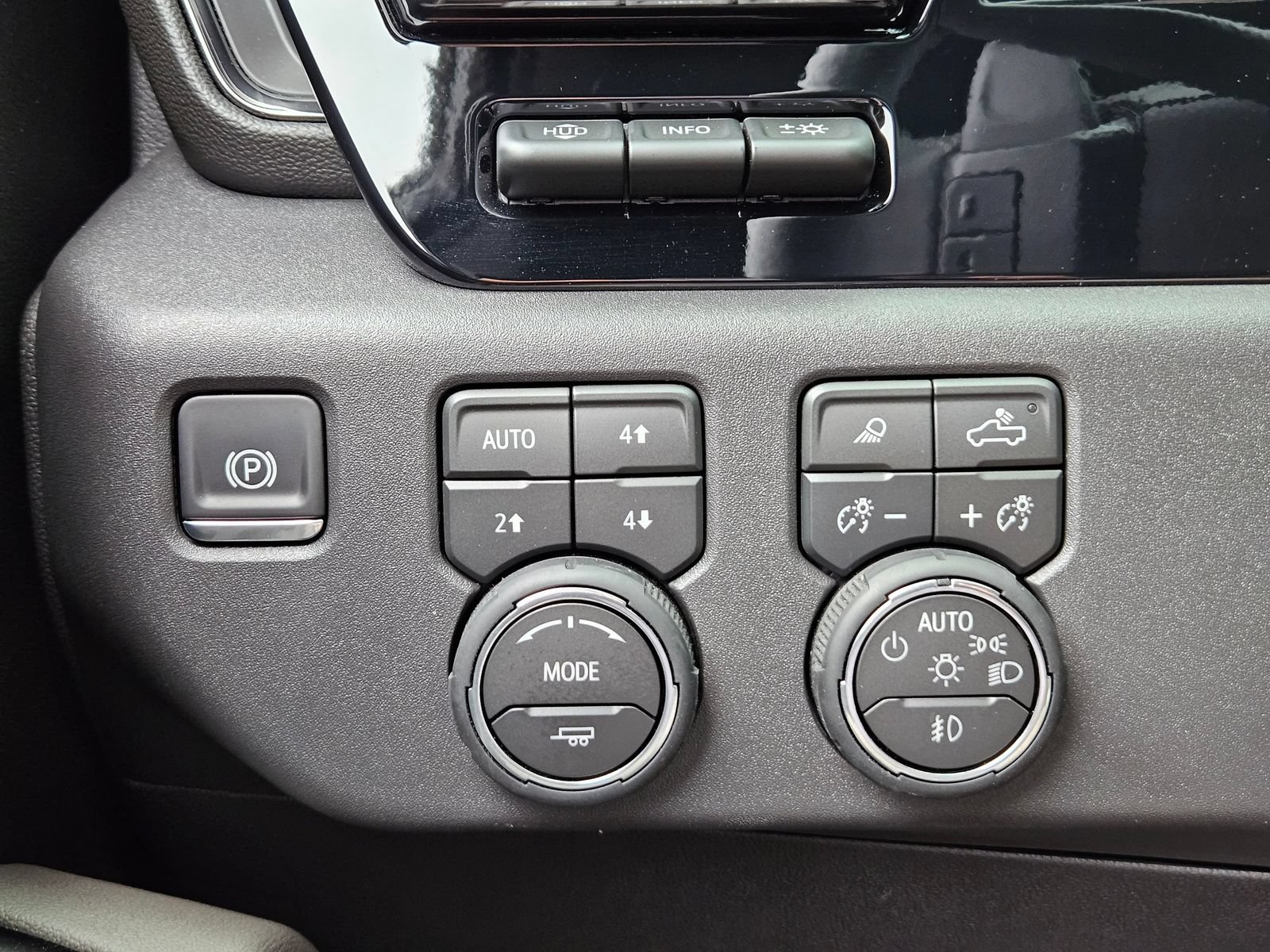 Certified 2026 Chevrolet Silverado 1500 ZR2 AWD/4WD image 24
