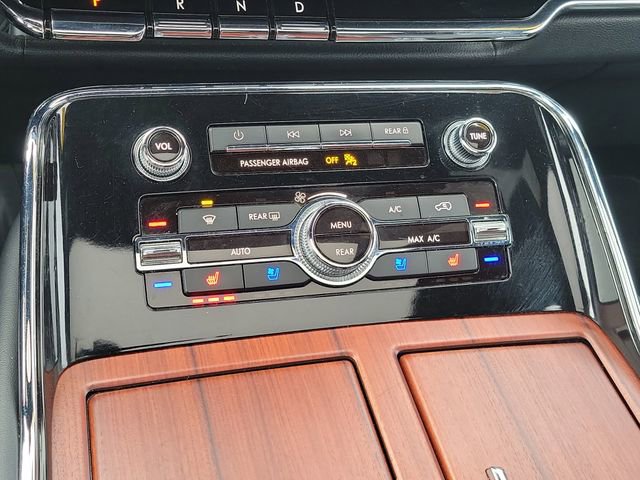 Used 2023 Lincoln Navigator Reserve AWD/4WD image 21