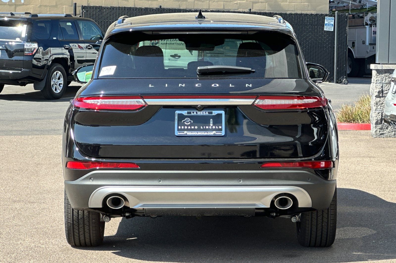 New 2025 Lincoln Corsair Reserve w/ Equipment Group 202A image 4