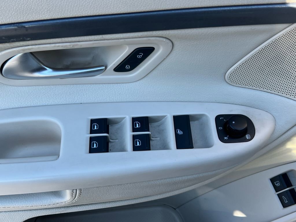 Used 2010 Volkswagen Eos Komfort image 16