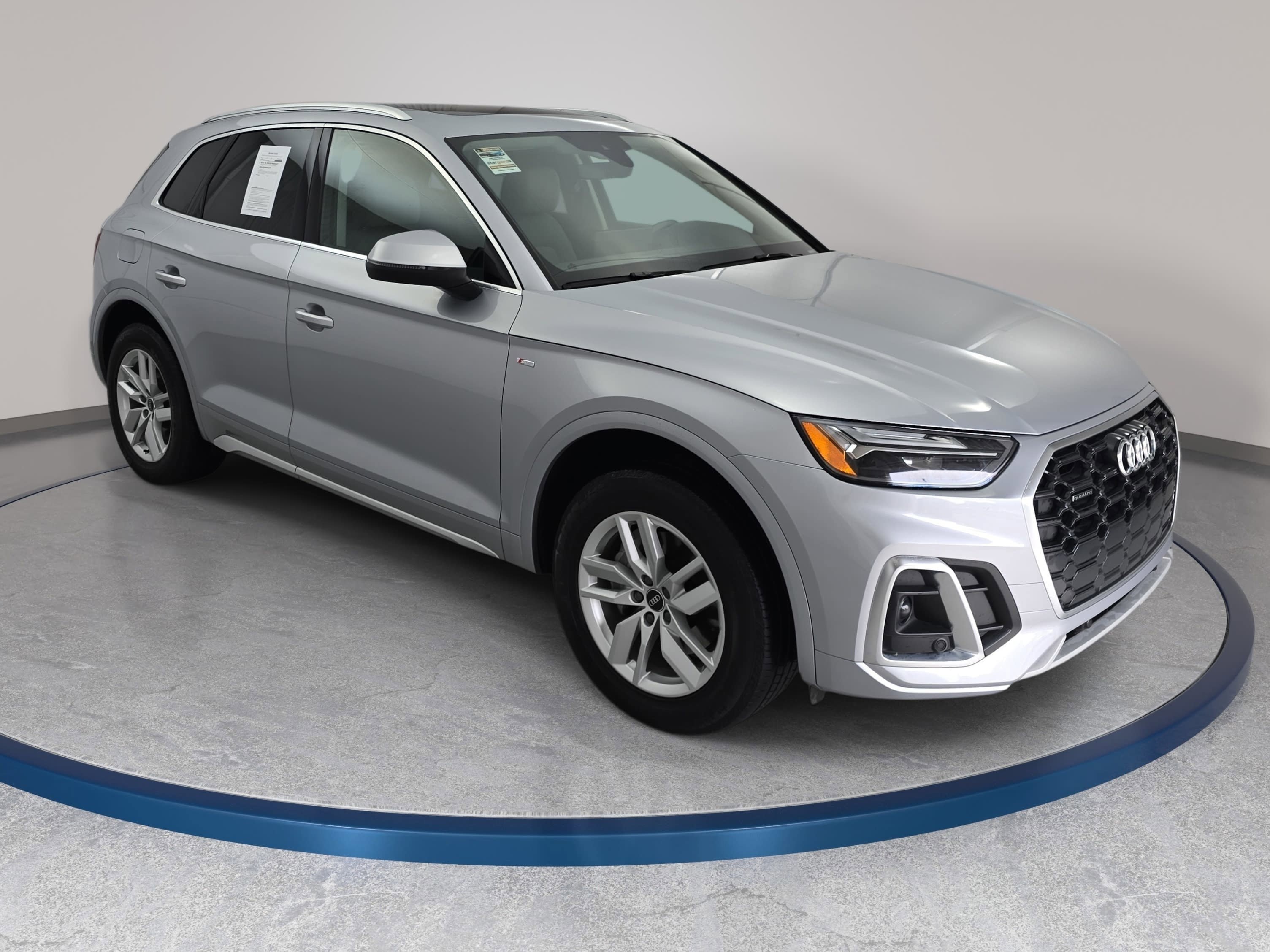 Used 2022 Audi Q5 2.0T Premium w/ Convenience Package AWD/4WD image 3