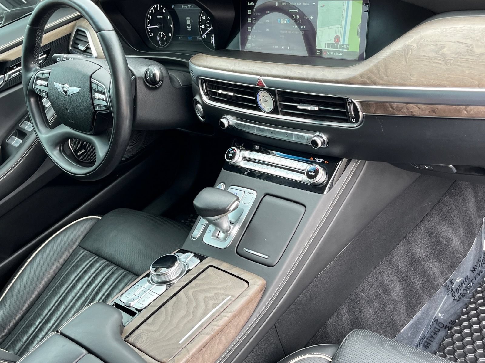 Used 2022 Genesis G90 5.0 Ultimate RWD image 9