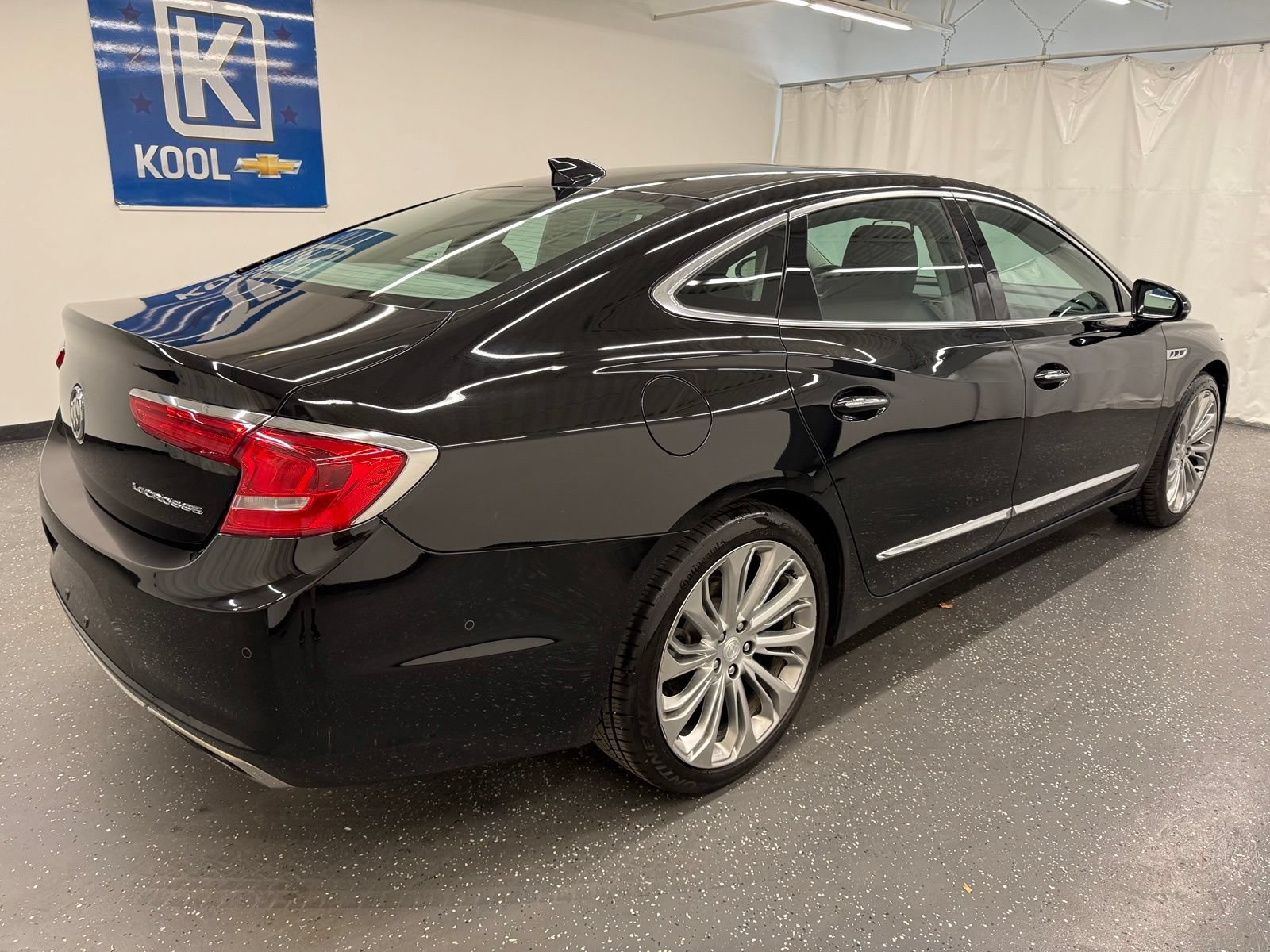 Used 2017 Buick LaCrosse Premium w/ Driver Confidence Package #2 FWD image 2