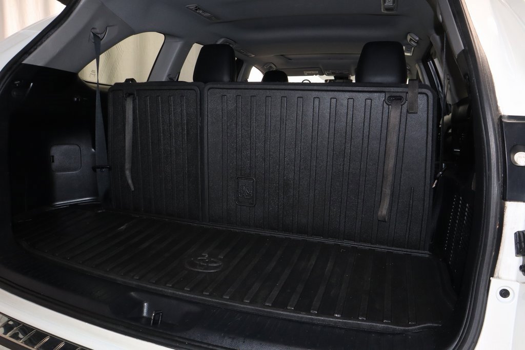 Used 2018 Toyota Highlander XLE image 18