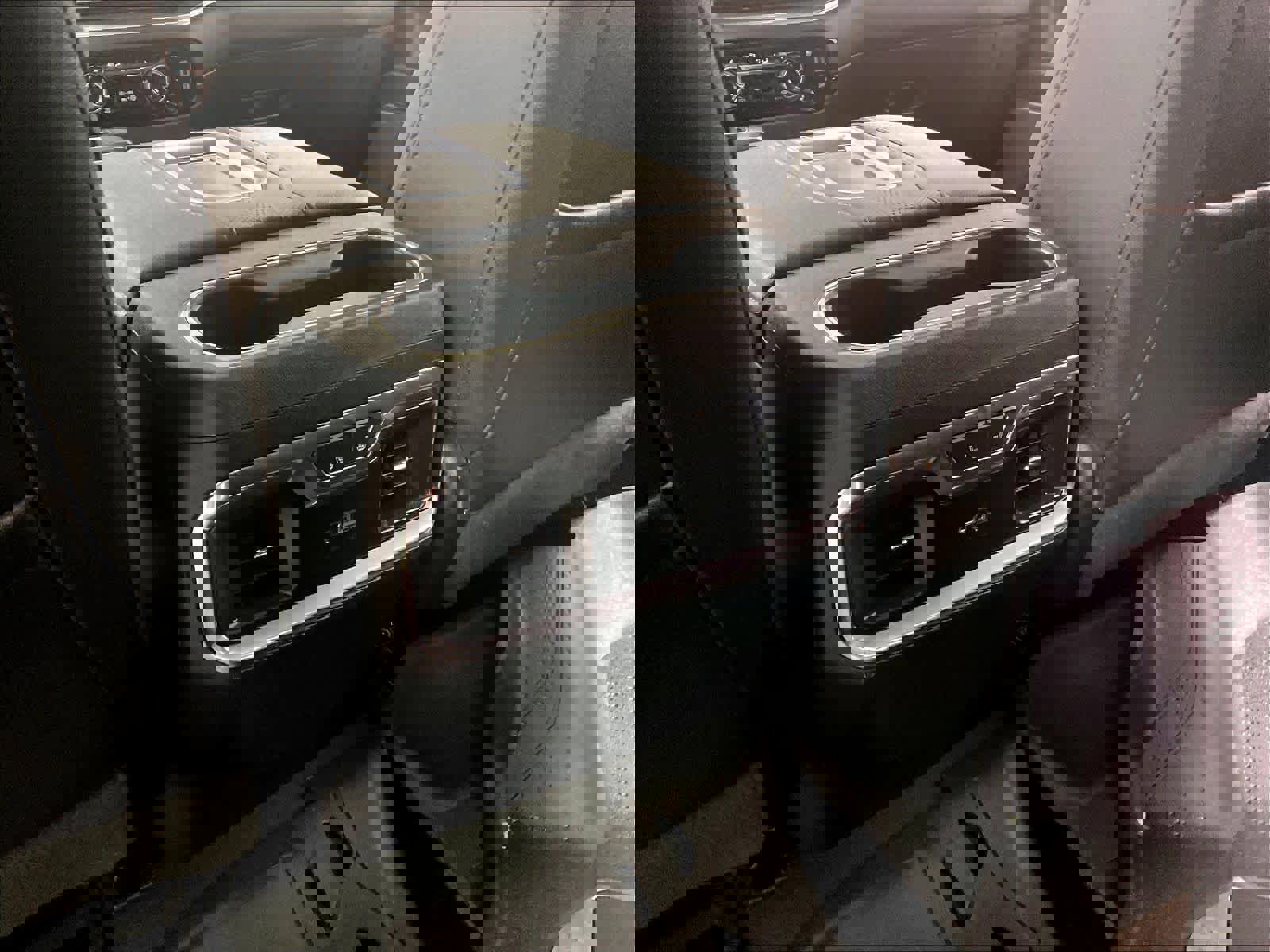 Used 2022 Chevrolet Silverado 1500 High Country w/ High Country Premium Package image 28