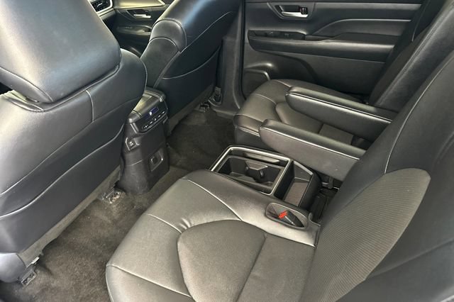 Certified 2025 Toyota Grand Highlander FWD image 16