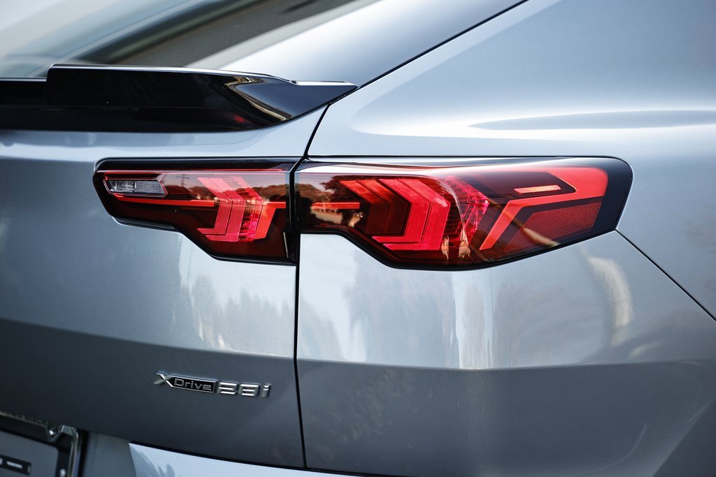 Certified 2025 BMW X2 xDrive28i w/ Technology Package image 9