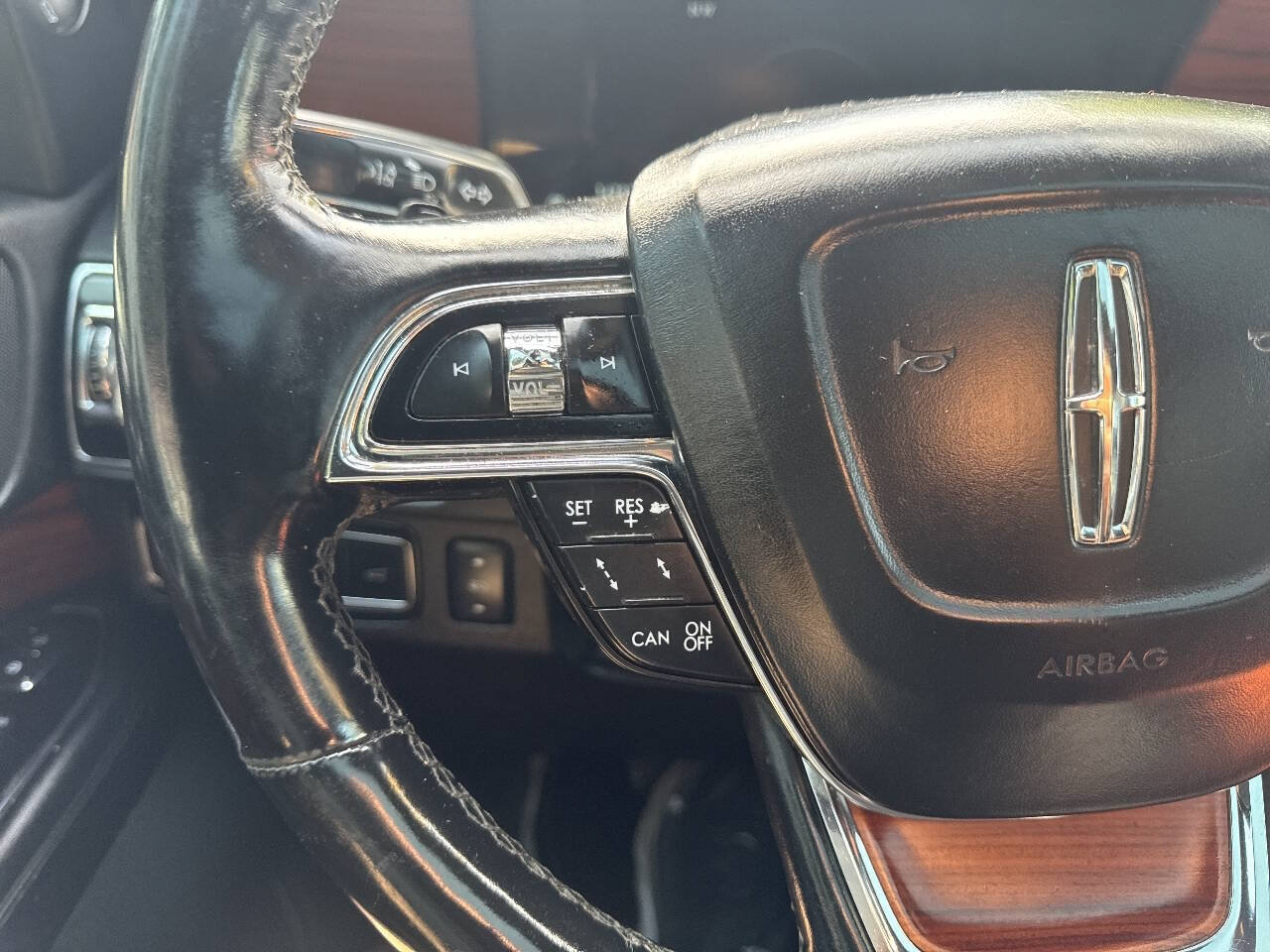 Used 2018 Lincoln Navigator Select w/ Technology Package AWD/4WD image 24