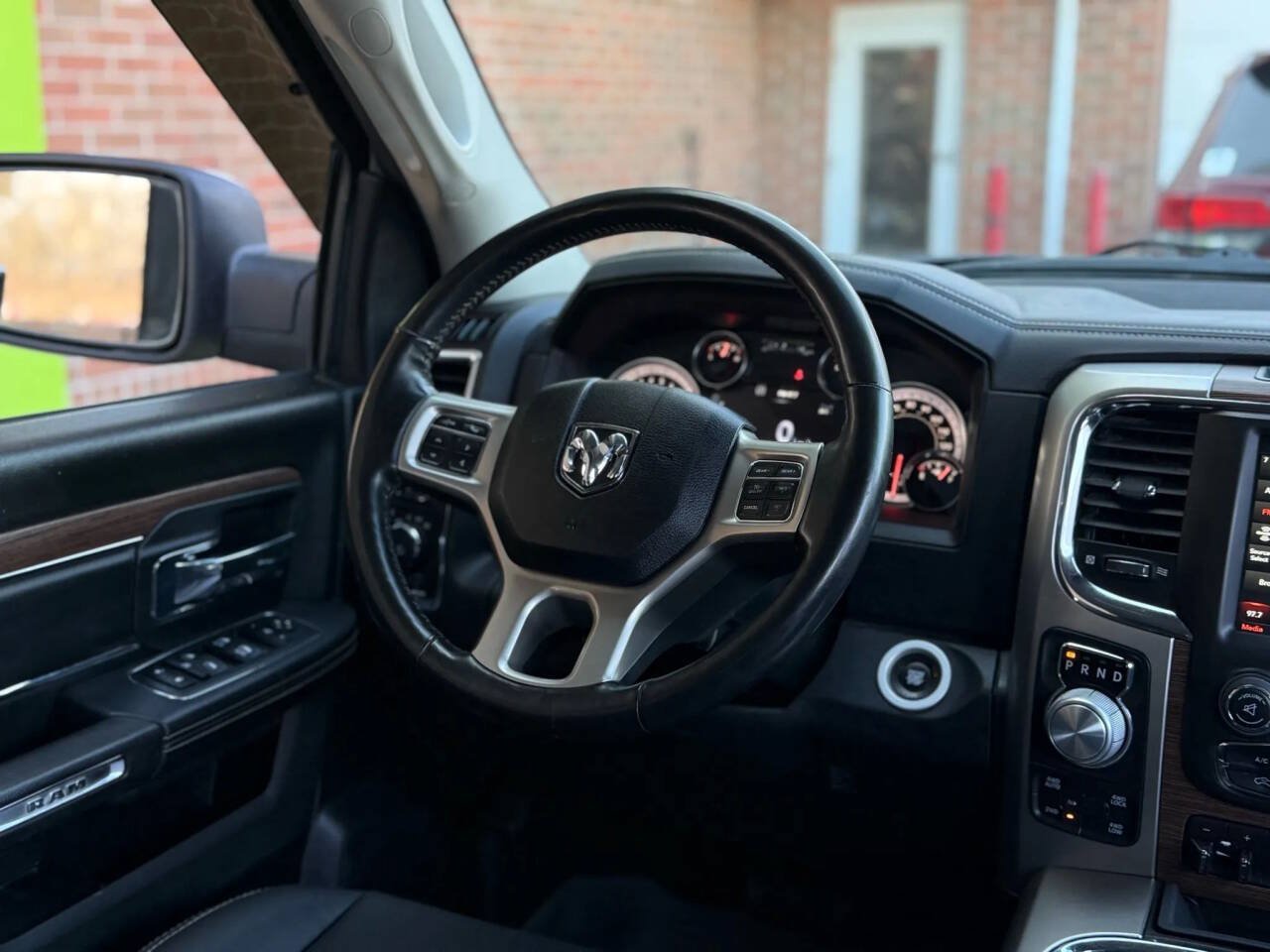 Used 2018 RAM 1500 Laramie w/ Convenience Group AWD/4WD image 9