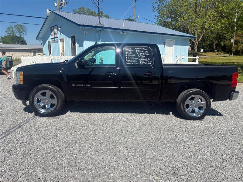 Used 2013 Chevrolet Silverado 1500 LTZ w/ LTZ Plus Package AWD/4WD image 3