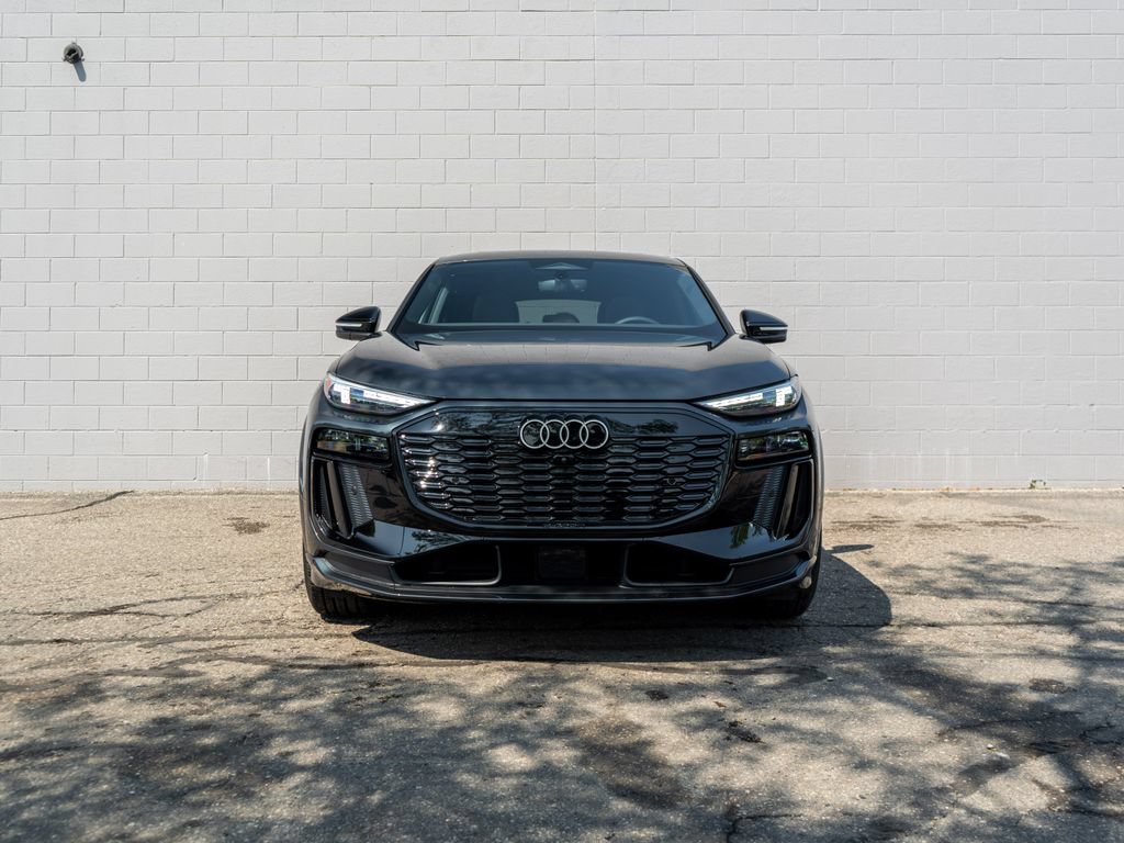 New 2027 Audi Q6 e-tron Prestige AWD/4WD image 2