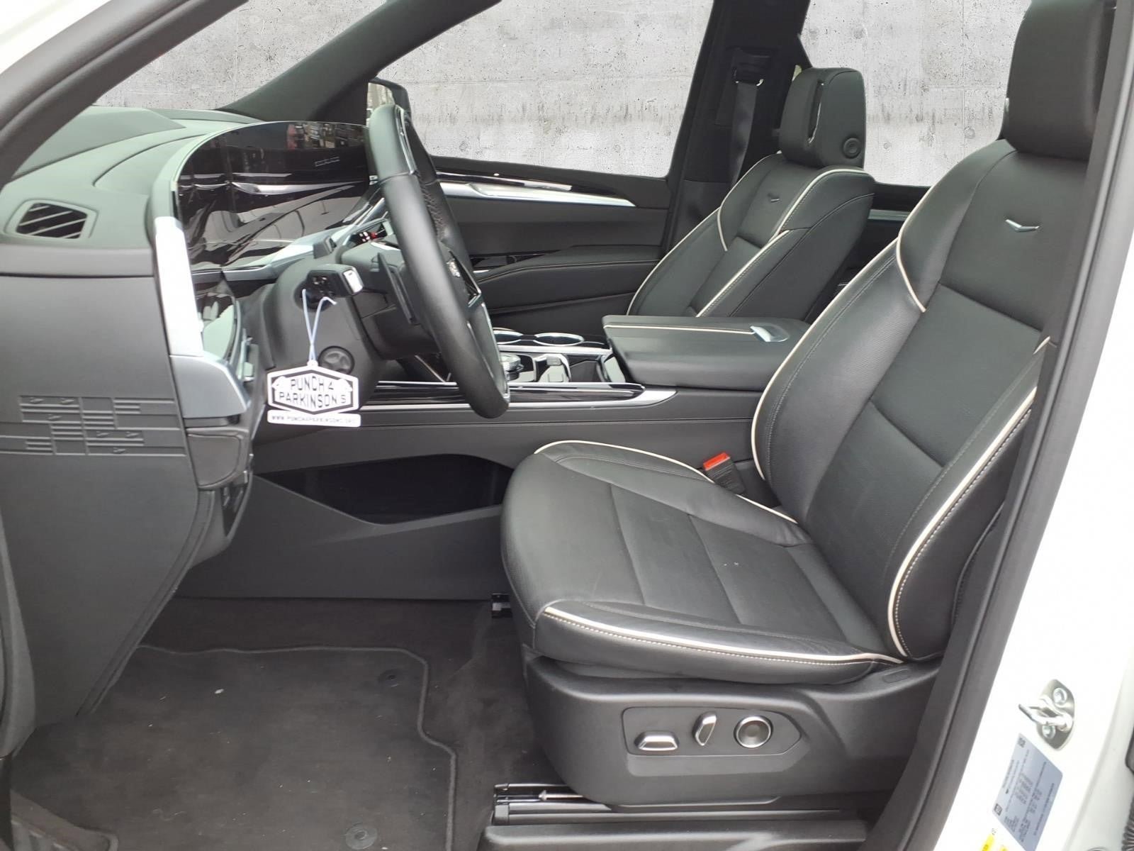 Used 2025 Cadillac Escalade Sport w/ Touring Package AWD/4WD image 4