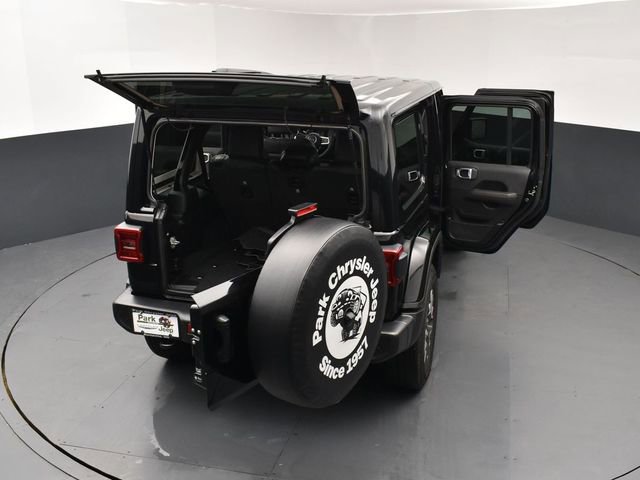 Used 2024 Jeep Wrangler Unlimited Sahara w/ Technology Group AWD/4WD image 29