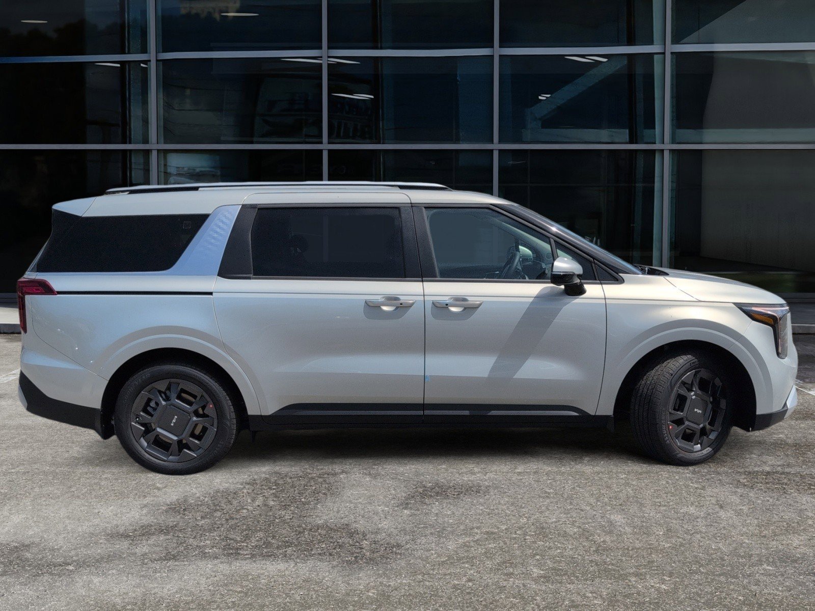 New 2026 Kia Carnival EX image 3