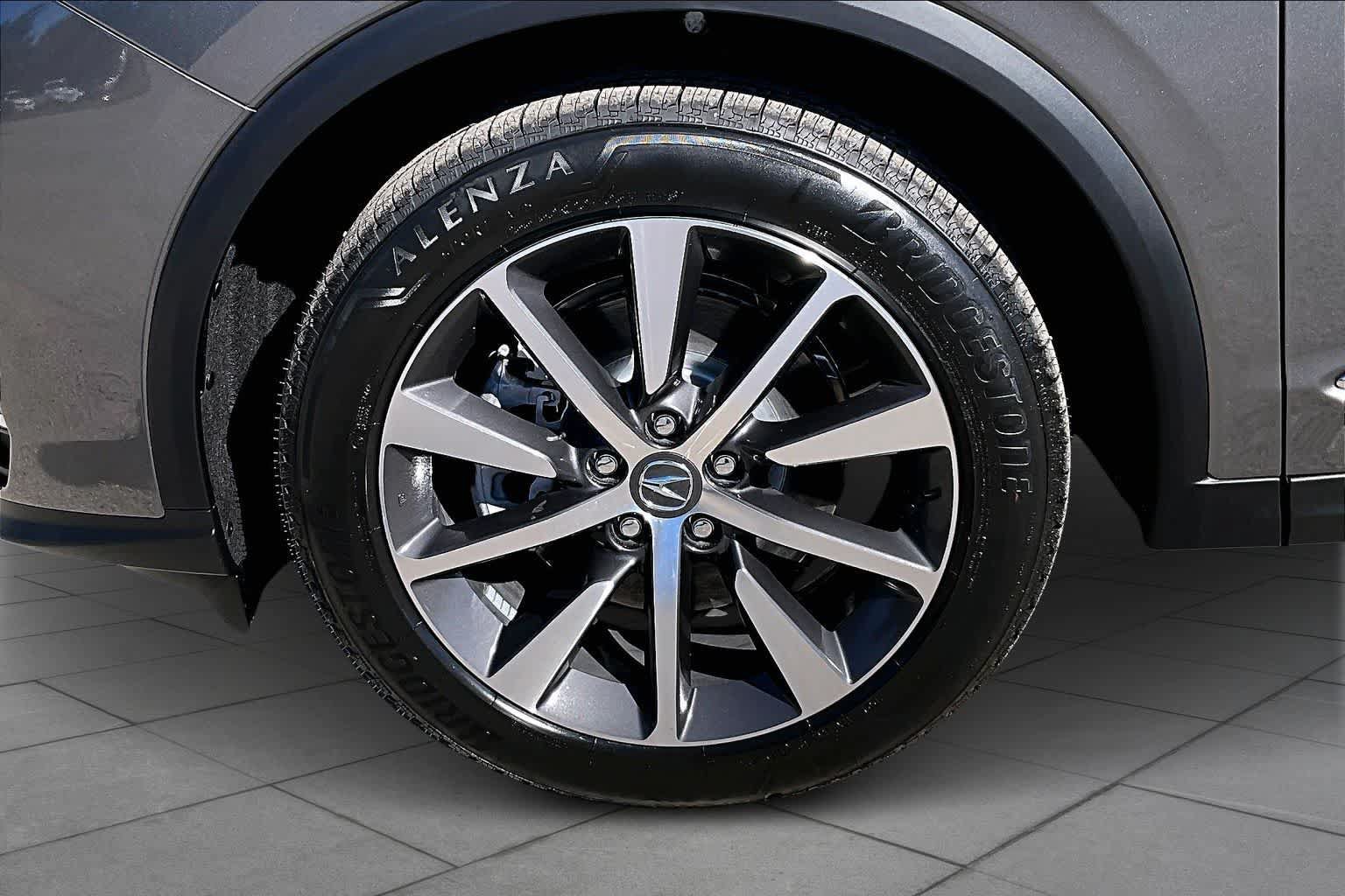 Certified 2026 Acura MDX w/ Technology Package FWD image 11