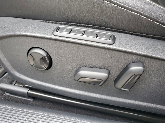 Certified 2022 Volkswagen Jetta SEL image 17