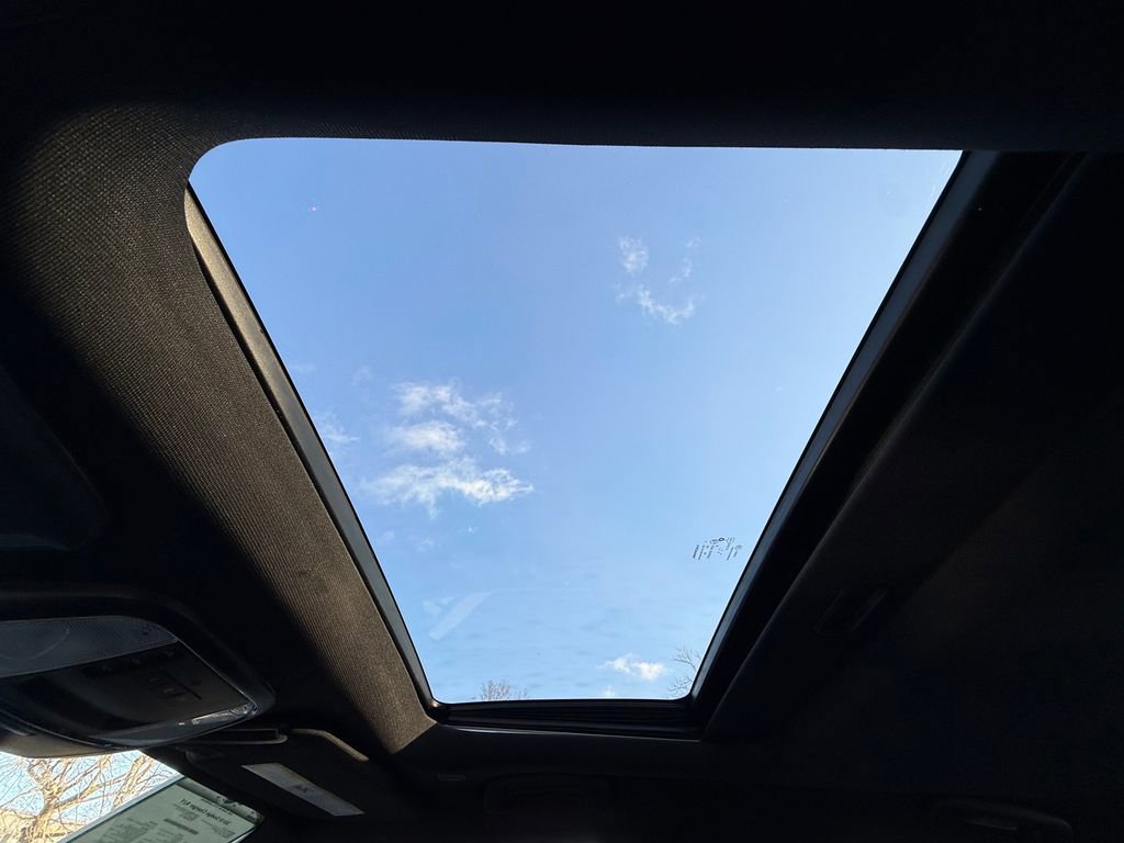 Used 2019 Dodge Charger R/T w/ Blacktop Package image 31