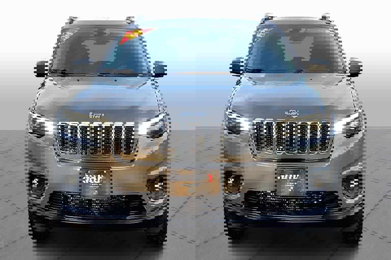 Used 2019 Jeep Cherokee Latitude Plus w/ Cold Weather Group image 3