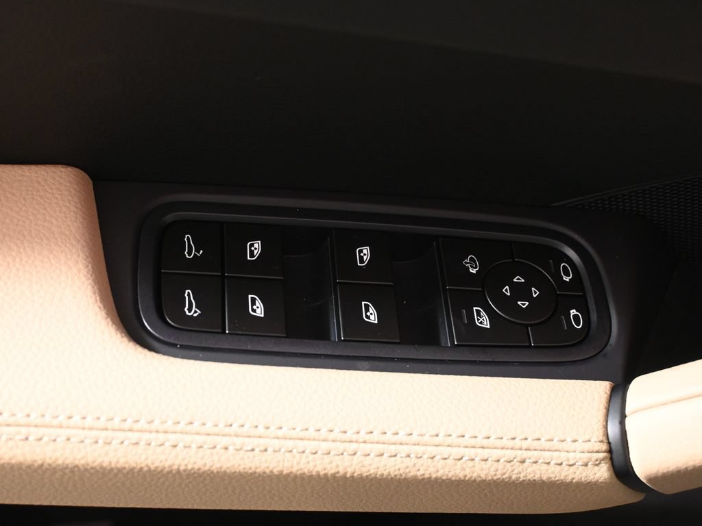 New 2026 Porsche Cayenne AWD/4WD image 32