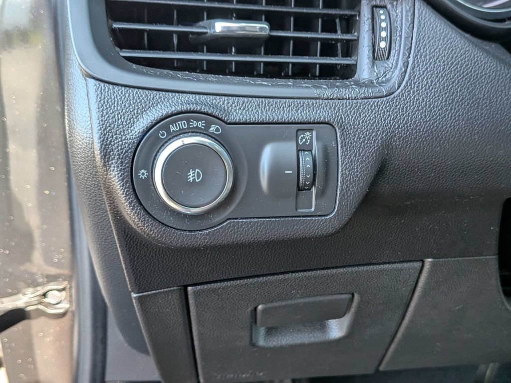 Used 2020 Buick Envision Essence FWD image 34