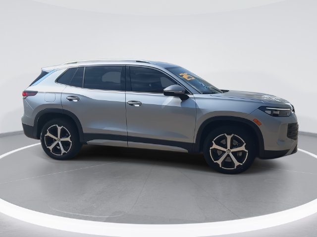 Used 2025 Volkswagen Tiguan SE AWD/4WD image 17