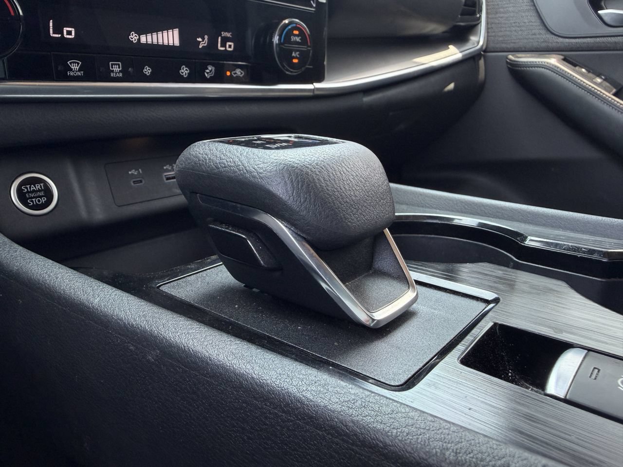 Used 2022 Nissan Rogue SV FWD image 12