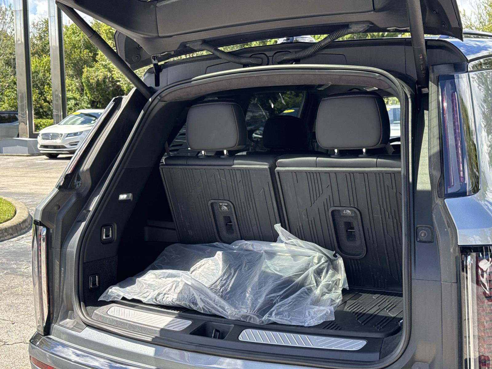 Used 2026 Cadillac Vistiq Premium Luxury w/ LPO, Floor Liner Package AWD/4WD image 28