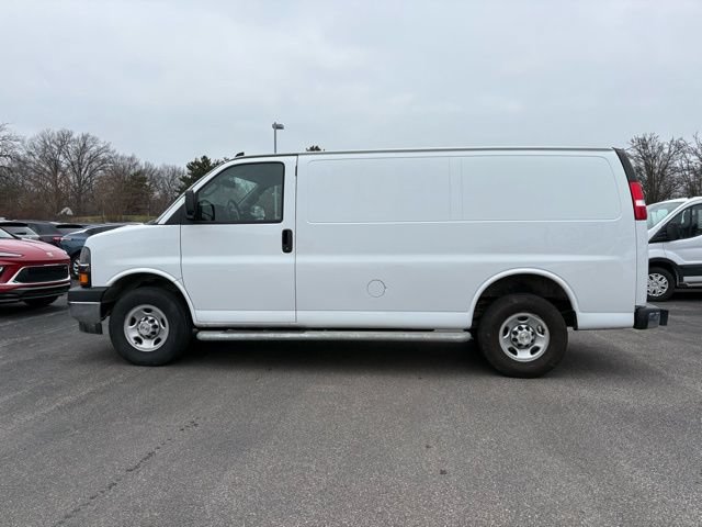 Used 2024 Chevrolet Express 2500 w/ Driver Convenience Package RWD image 2