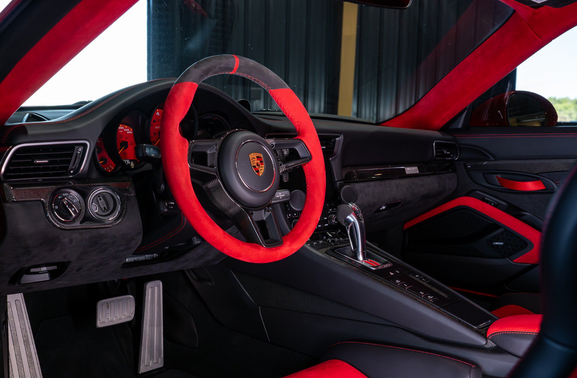 Used 2018 Porsche 911 GT2 RS RWD image 19