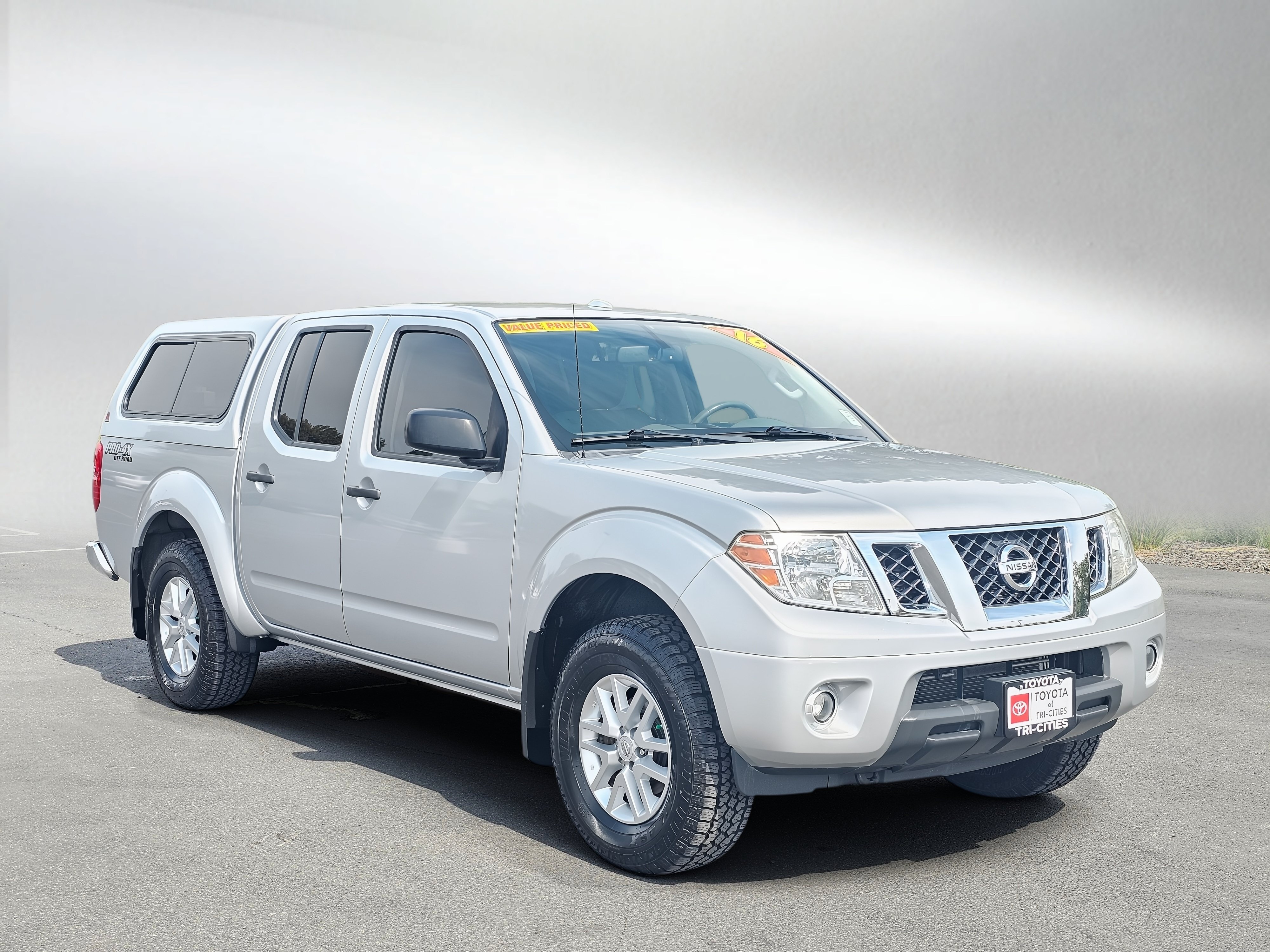 Used 2016 Nissan Frontier SV w/ SV Value Truck Package AWD/4WD image 7