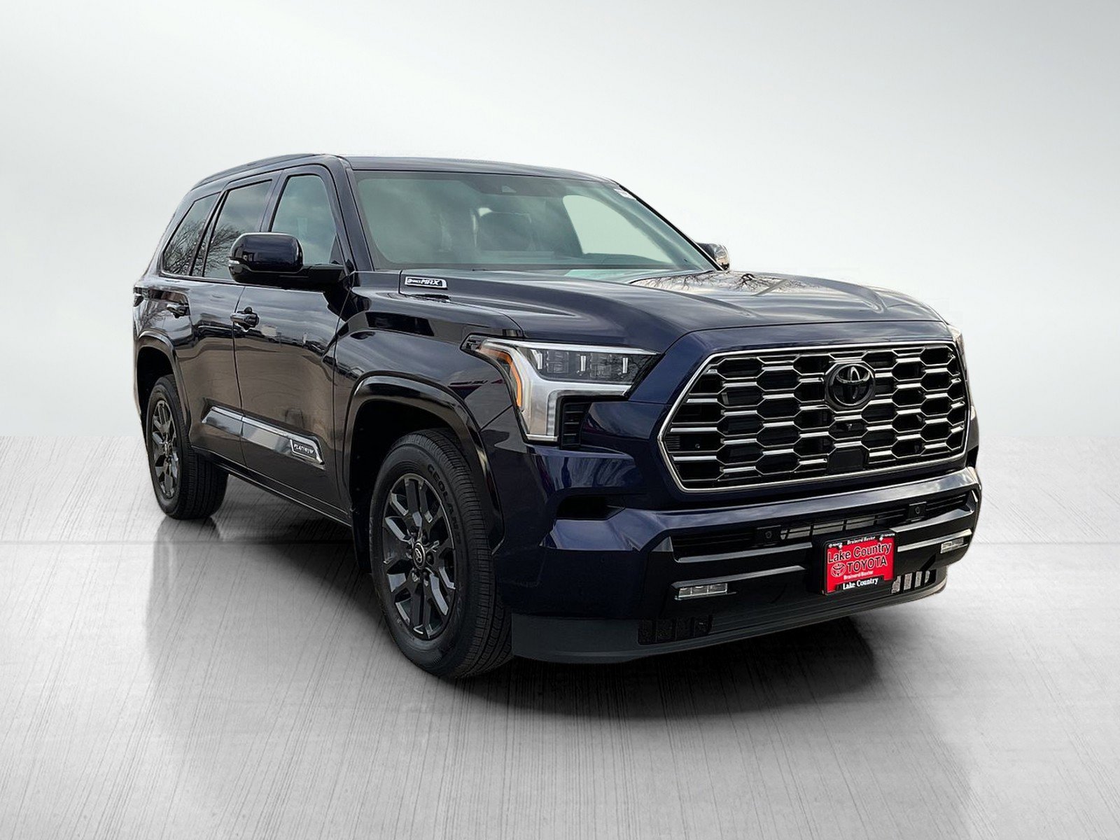Used 2025 Toyota Sequoia Platinum AWD/4WD image 7