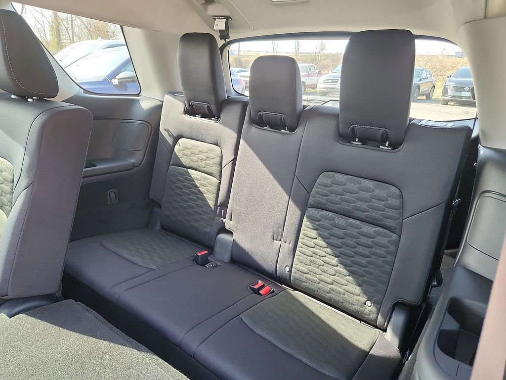 New 2026 Nissan Pathfinder SV image 6