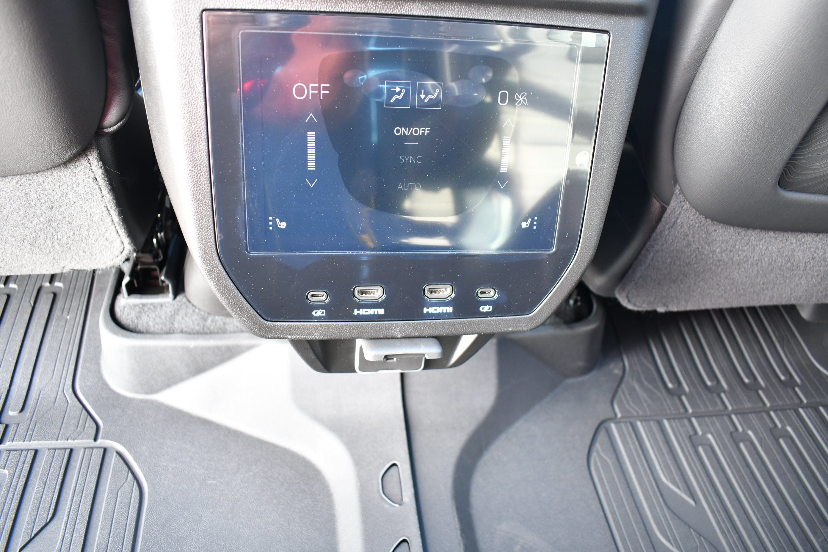 New 2026 GMC Yukon XL Denali Ultimate w/ LPO, Floor Liner Package image 29