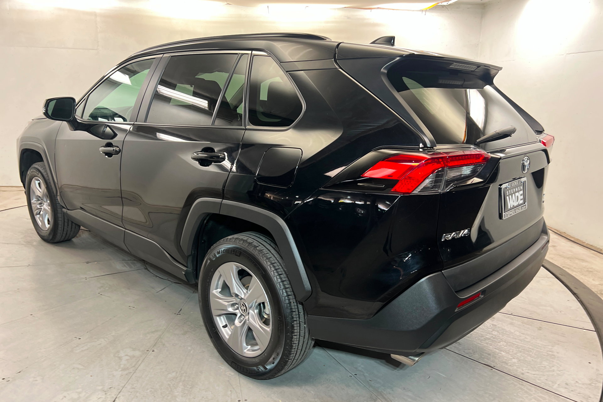 Used 2025 Toyota RAV4 XLE AWD/4WD image 3