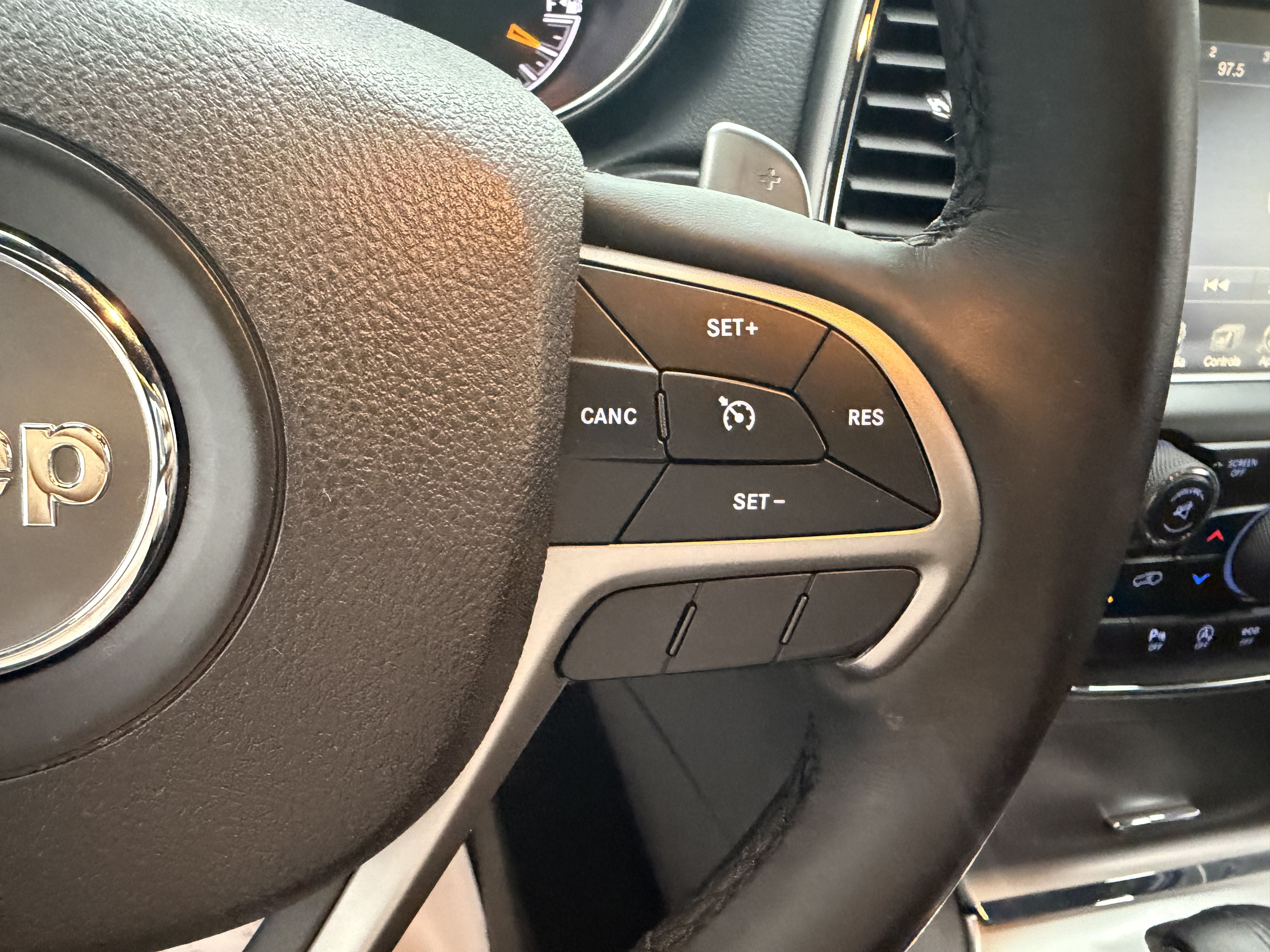 Used 2017 Jeep Grand Cherokee Altitude AWD/4WD image 17