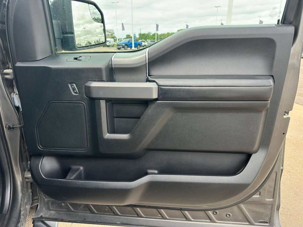 Used 2017 Ford F150 XLT w/ Equipment Group 302A Luxury AWD/4WD image 22