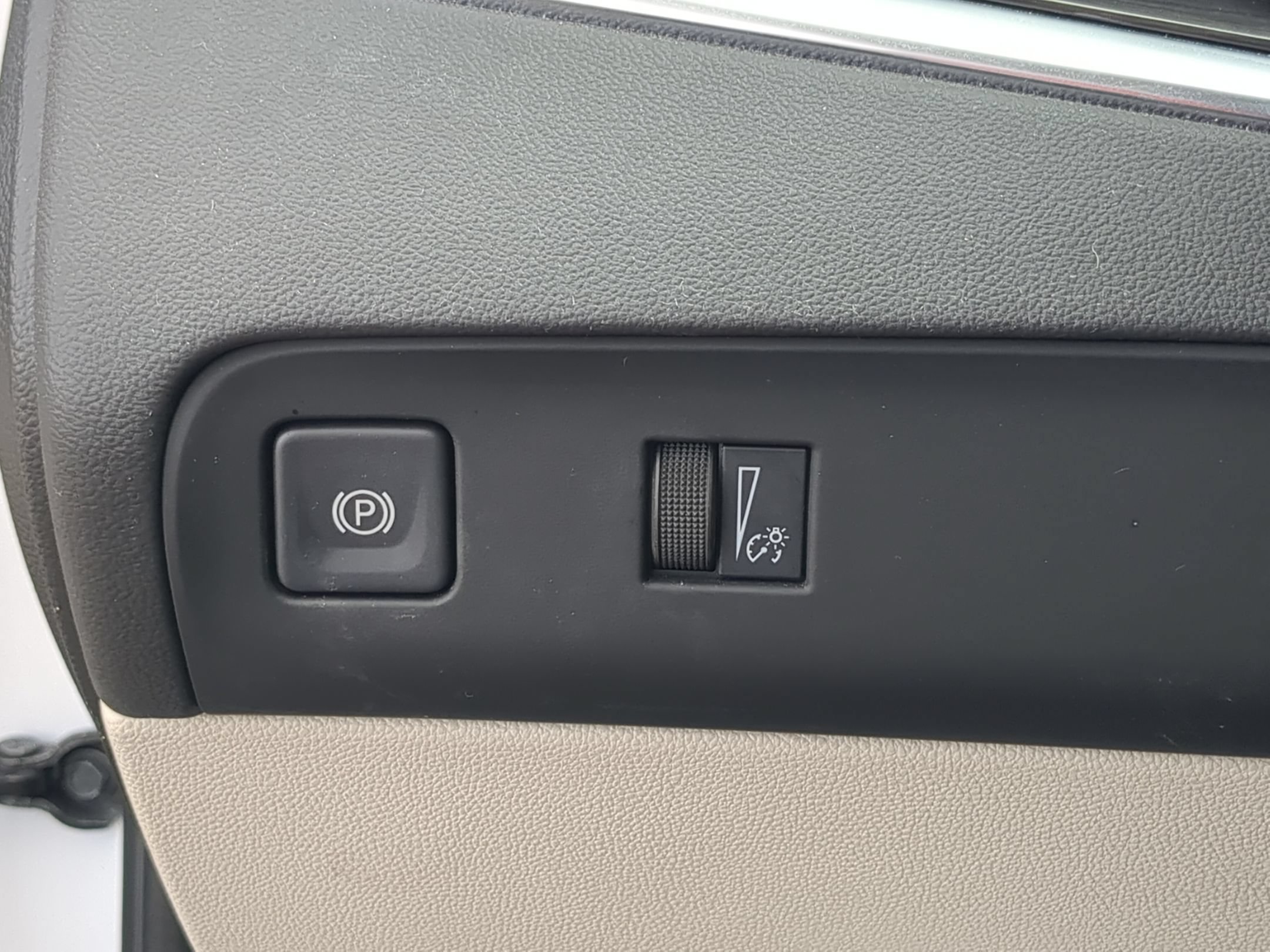 Used 2023 Buick Enclave Essence w/ Experience Buick Package FWD image 17