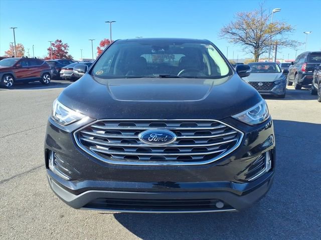 Used 2021 Ford Edge Titanium w/ Canadian Touring Package AWD/4WD image 3