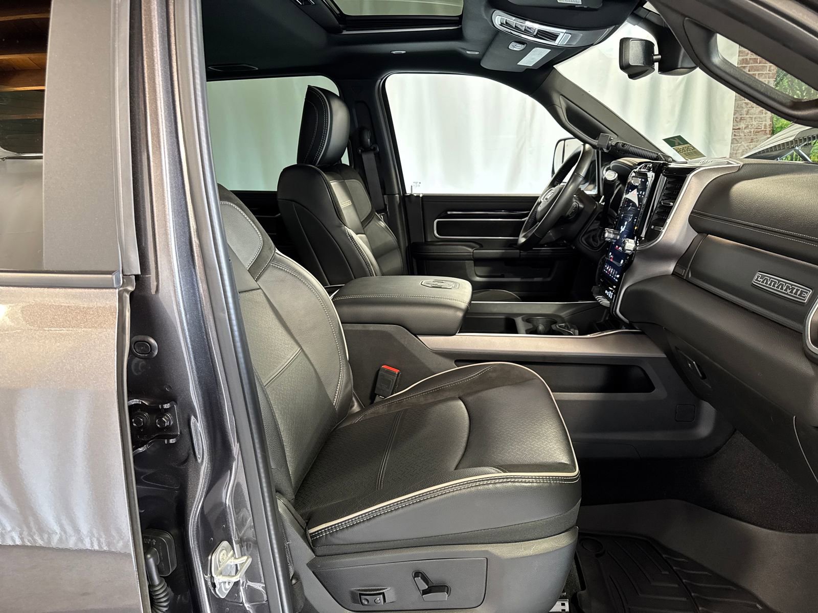 Used 2020 RAM 2500 Laramie AWD/4WD image 29